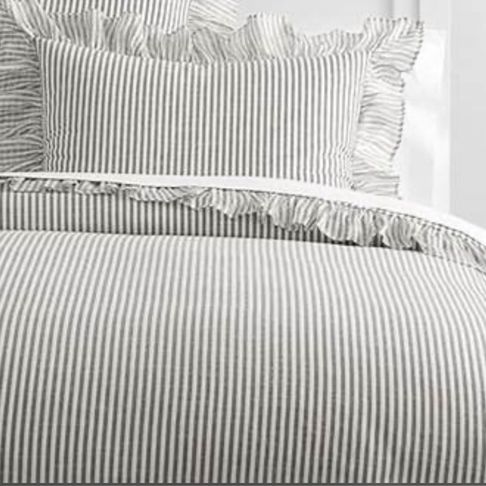 Pottery Barn Kids - Striped Twin Duvet Set
